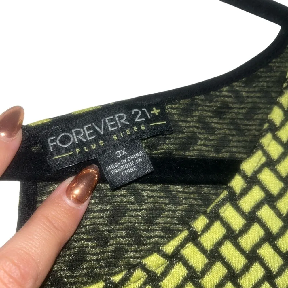 ✨Forever 21+ Plus Size 3X Sleeveless Yellow Black Print Fit & Flare Dress - Image 2