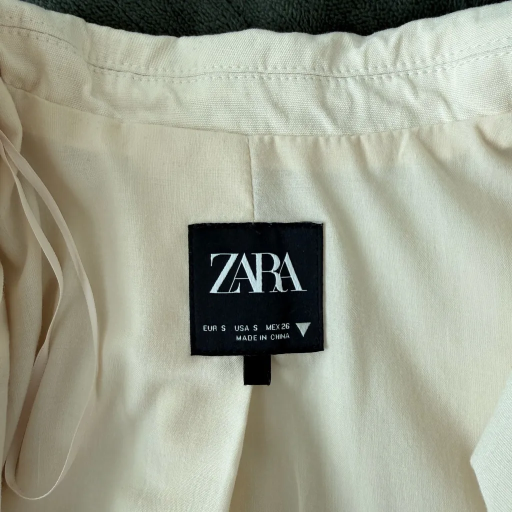 Zara Cream Short Sleeve Cropped Blazer Size Small - Image 4