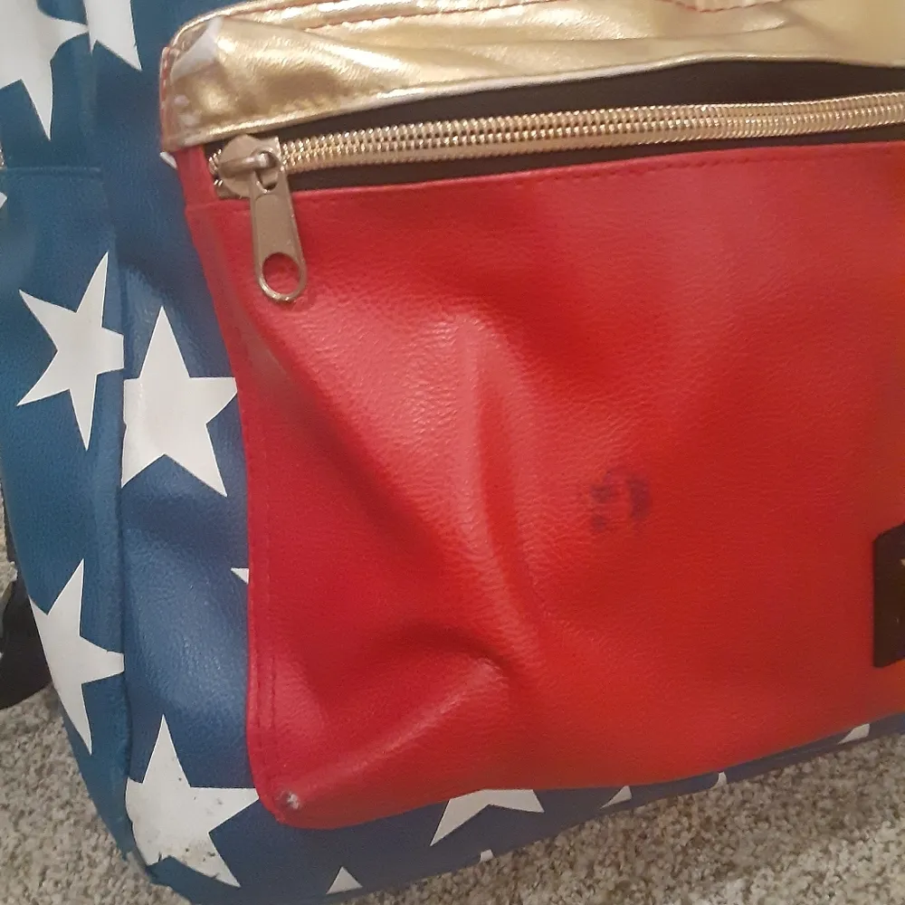 DC Comics  Wonder Woman Backpack - Image 2