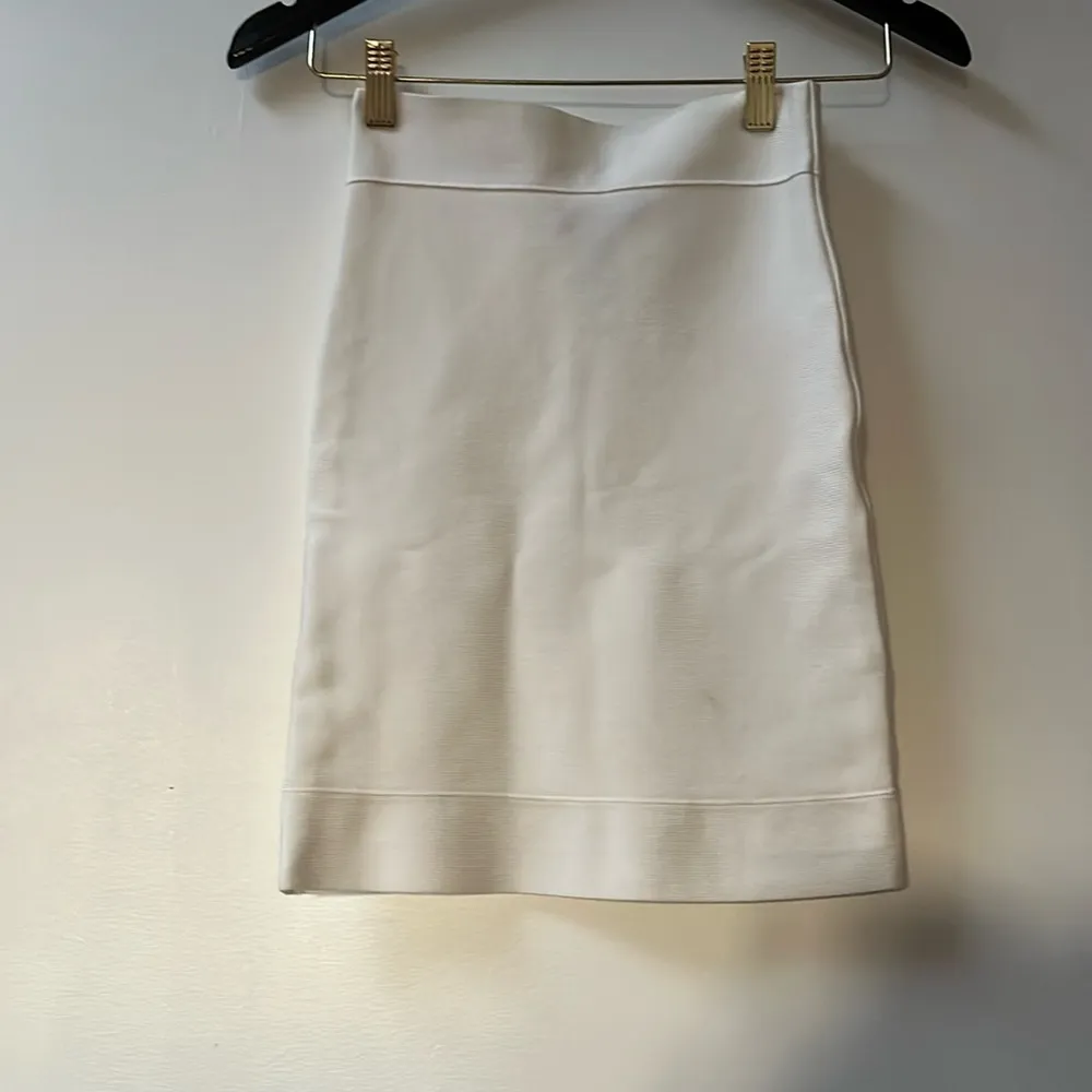 BCBG Maxazria | White Bandage Pencil Skirt Small - Image 3
