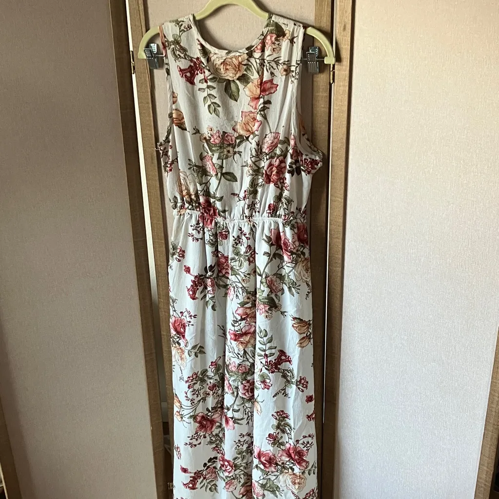 Floral Patterned unique romper Size undefined - Image 8