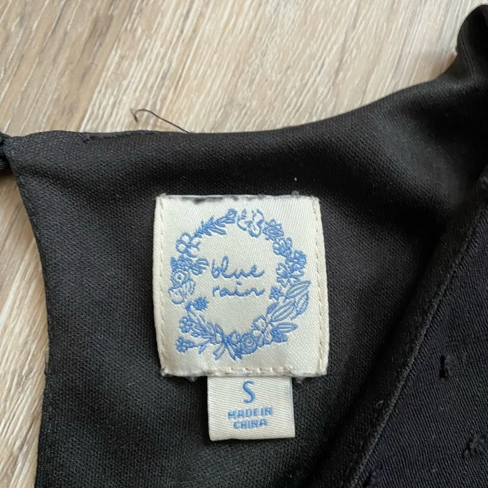 Blue Rain Black Long sleeve V-Neck Textured Tiered Mini‎ Dress Size Small - Image 4