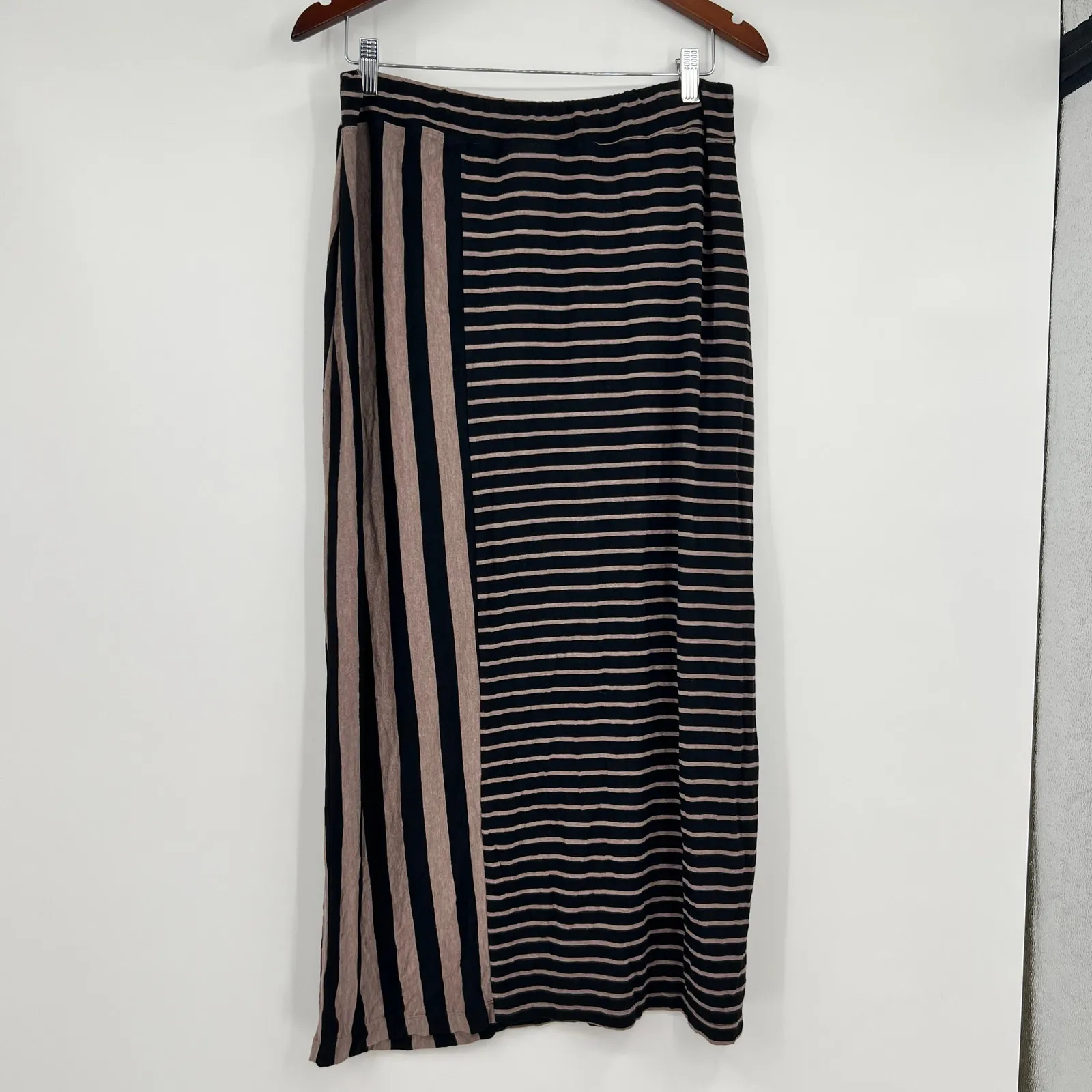 Habitat pull on black striped skirt stretchy lagenlook style comfort size large - Image 4