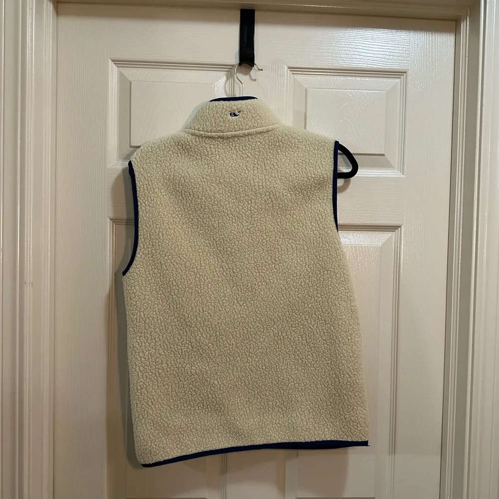 Vineyard Vines sherpa vest cream with navy accents size XS - Image 5