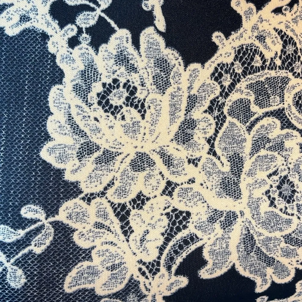 Boohoo Dress Navy Blue White Floral Form Fitting Snug Womens 8 fits XXS XS - Image 4