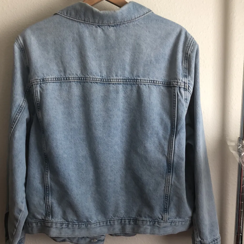 H&M  DIVIDED Classic Jean Jacket. - Image 9