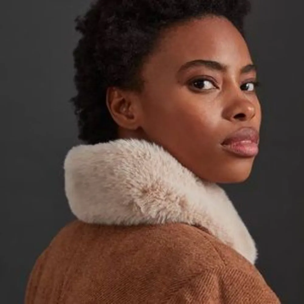 Anthropologie Faux Fur Collar in Sand - Image 2