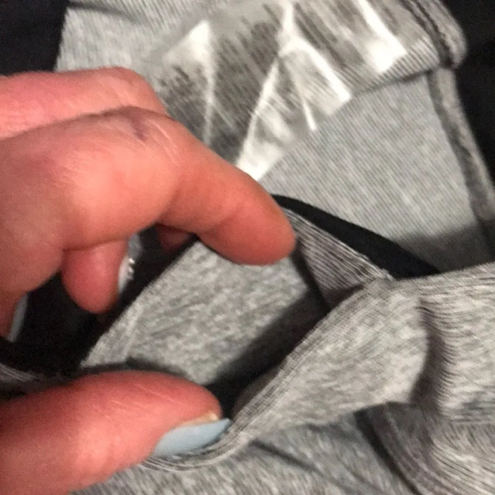 Calvin Klein  Performance Athletic Capri Leggings Medium - Image 11