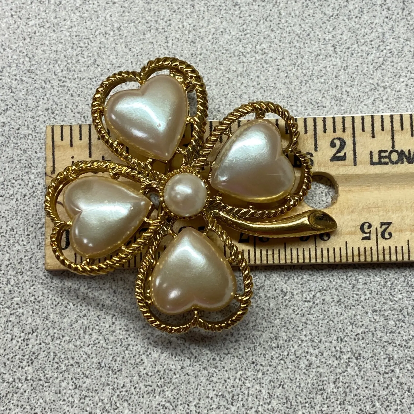 Vintage Gold Tone Faux Pearl Hearts Four Leaf Clover Brooch Pin Lucky Charm - Image 4