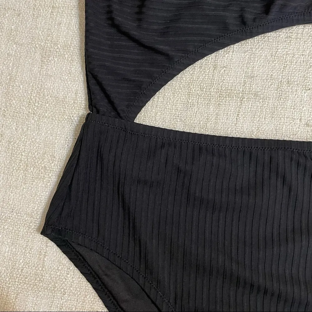 Shade & Shore One Piece Swimsuit - Image 3