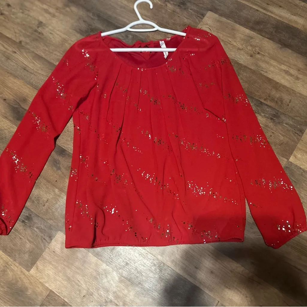 NY Collection Red Women's Top with silver sparkles size medium - Image 7