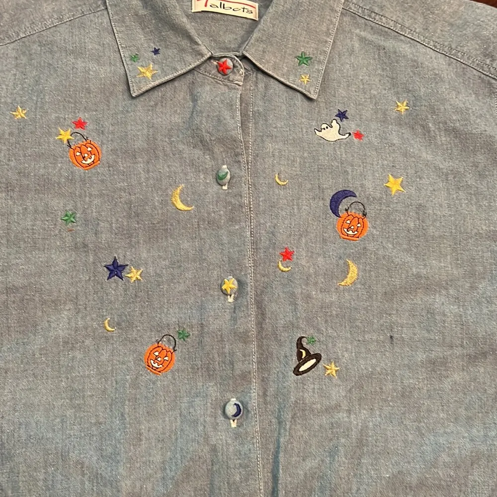 TALBOTS Halloween Embroidered Button Down Shirt - Image 3