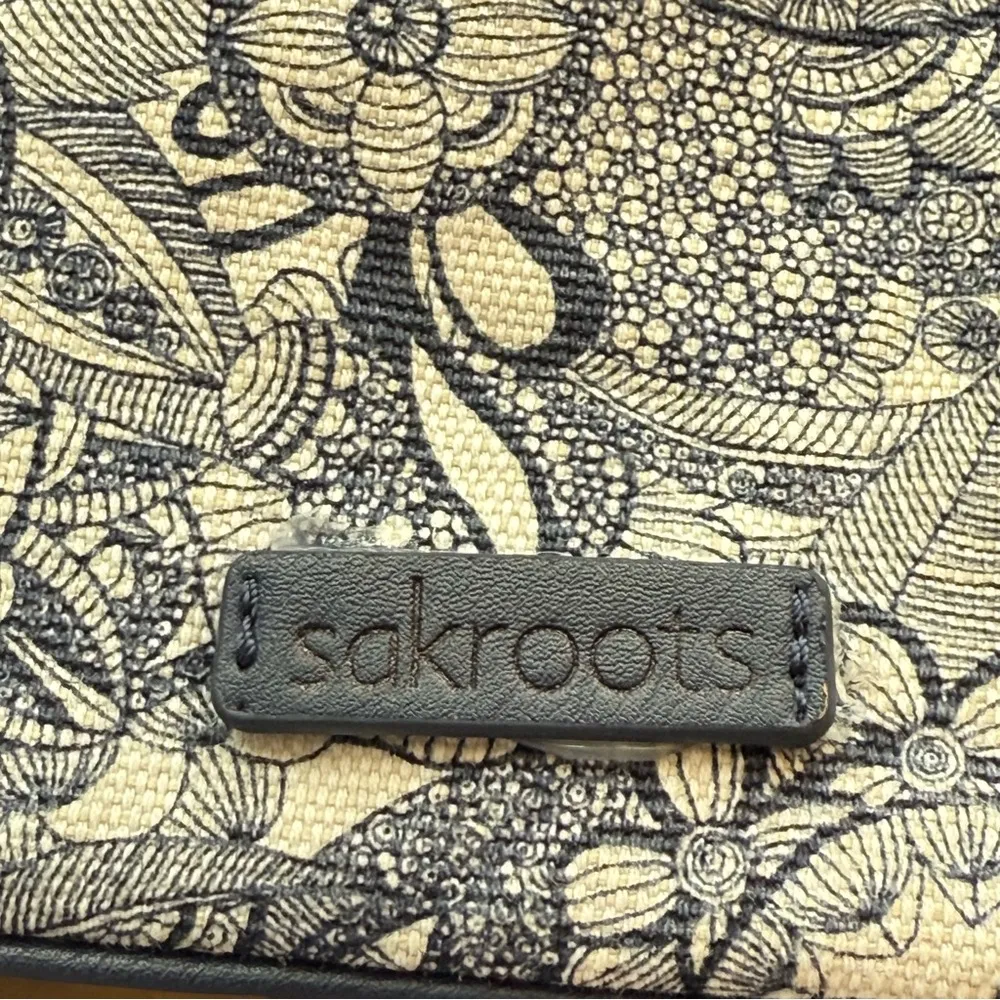 The Sak Sakroots Metro Tote 'Navy Spirit Desert' Straw & Canvas Shoulder Bag - Image 6