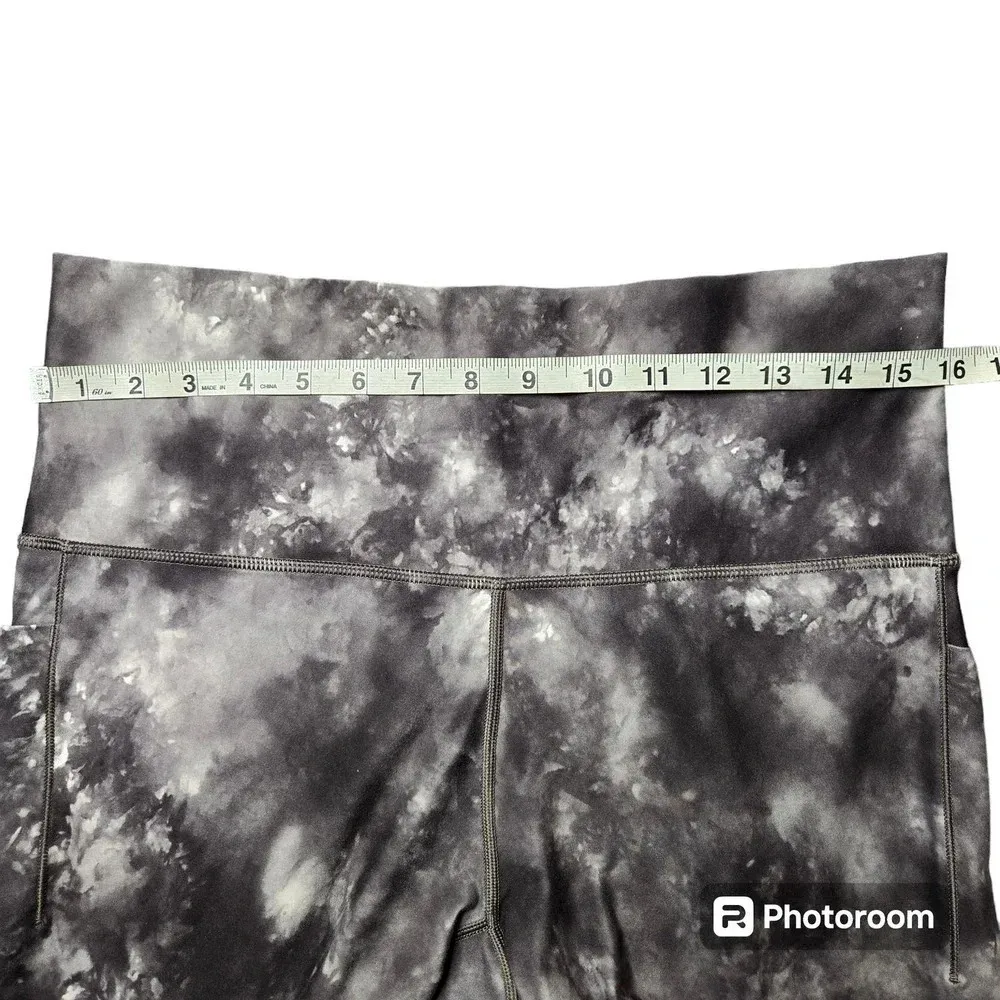 Athleta Salutation Stash Pocket Tie Dye Capri Legging Gray Size 1X - Image 5