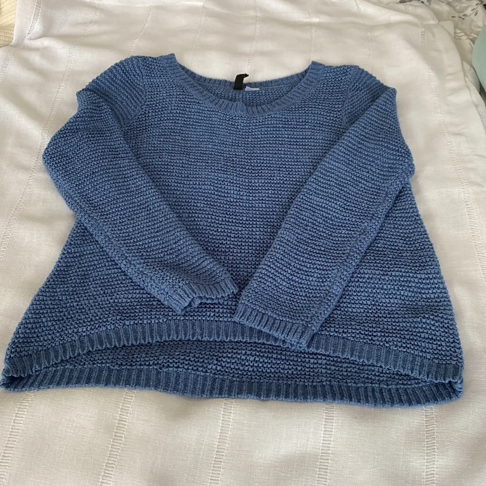 Sky blue Divided H&M sweater. - Image 10