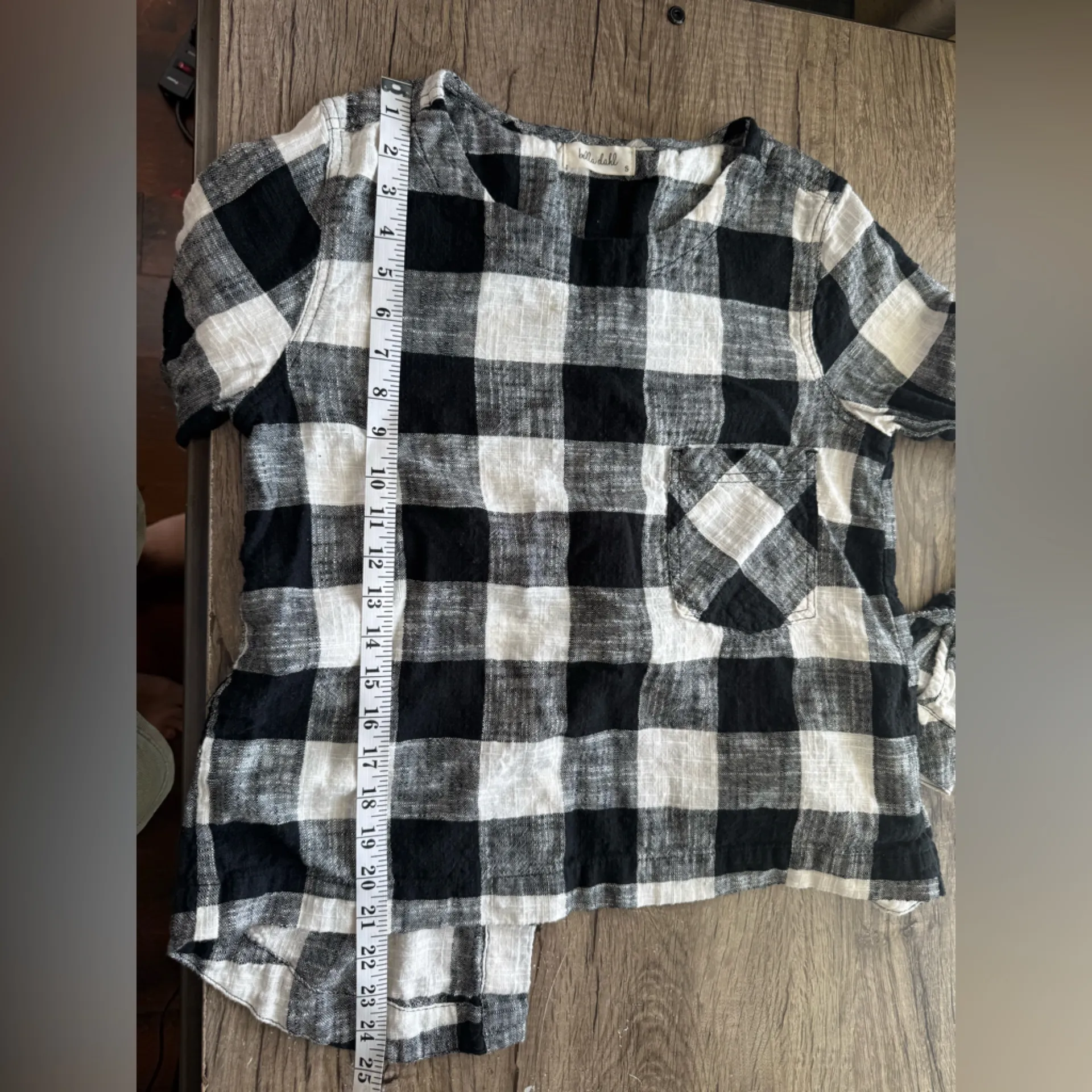 Bella Dahl
Buffalo Plaid Button‎ Back Pullover size small - Image 6