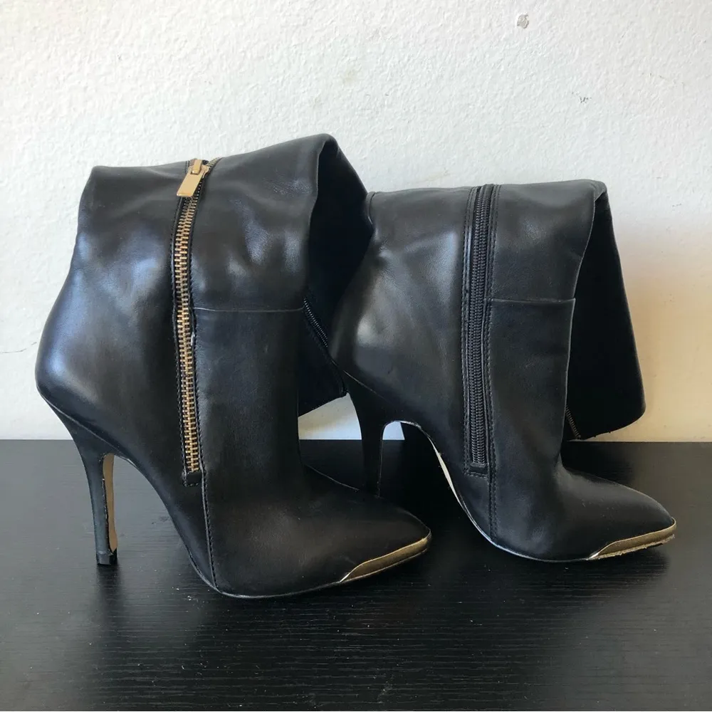 New Sak’s Fifth Avenue Leather Boots - Image 9