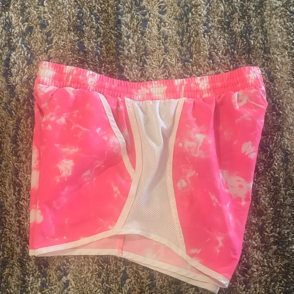 Under Armour Women's Shorts Size S - Image 4