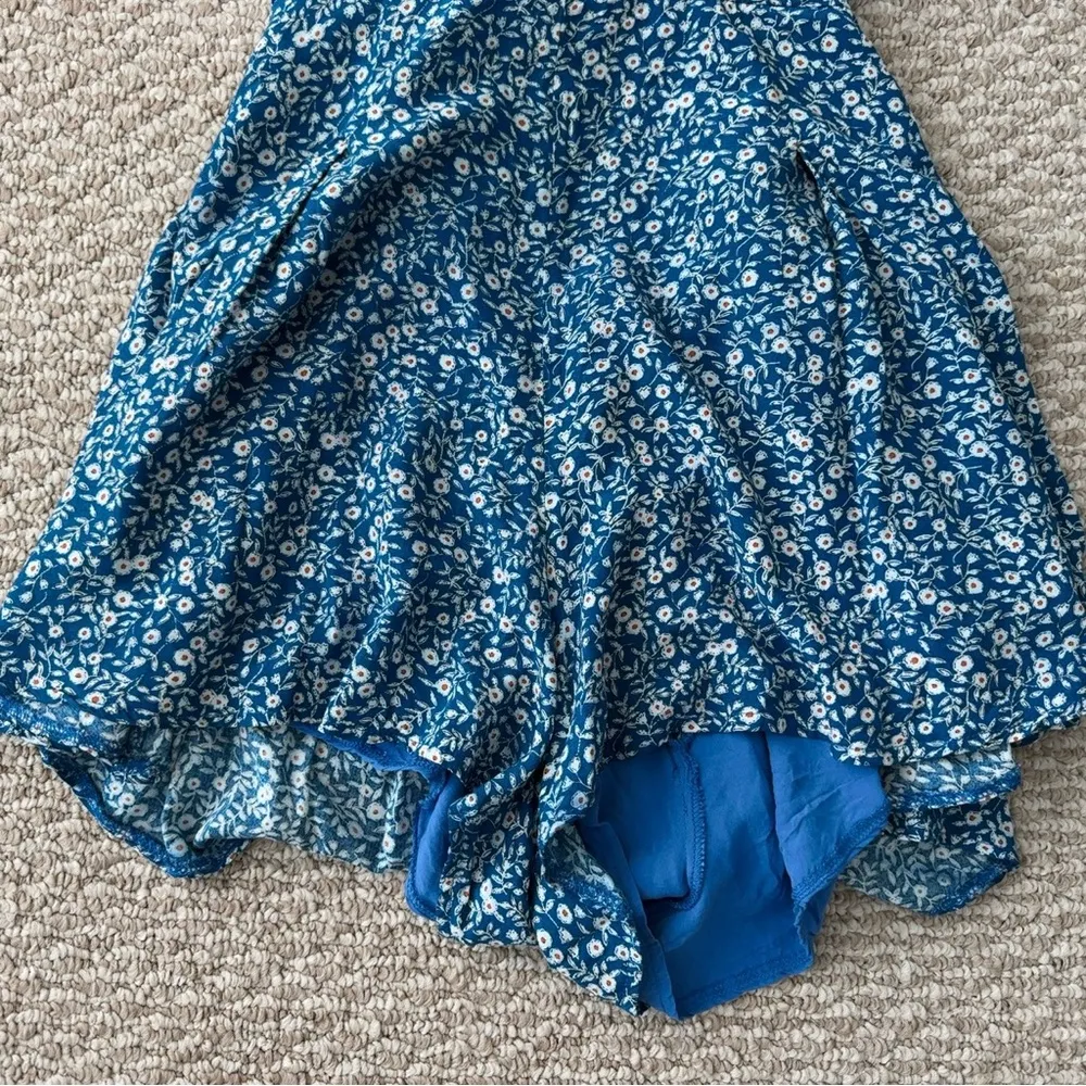 Princess Polly Blue Floral Romper - Image 7