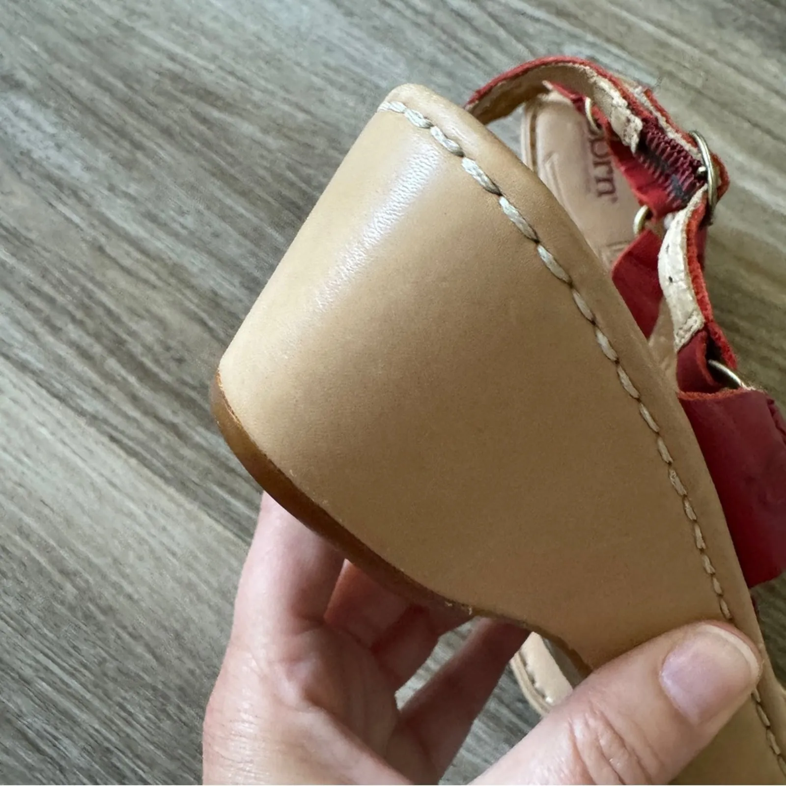 Born Red Leather Thong Platform Sandals Womens 8 Beachy Summer Casual Shoes - Image 4