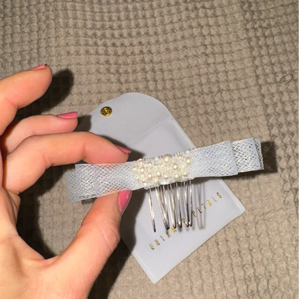 Untamed Petals CATRINE MINI BOW White - Image 5