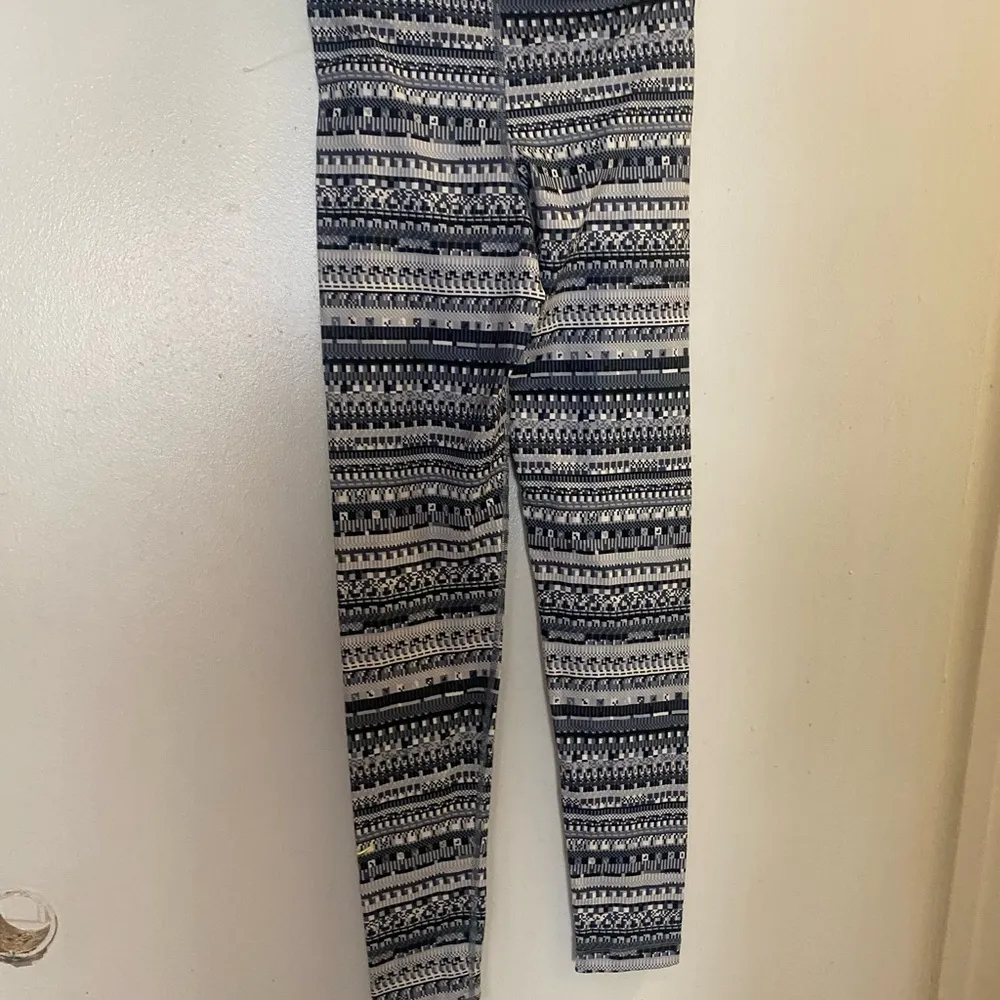 Nike Pro Dry Fit Womens Ankle Leggings Black White Print Waist 24” 26” X 29” - Image 5