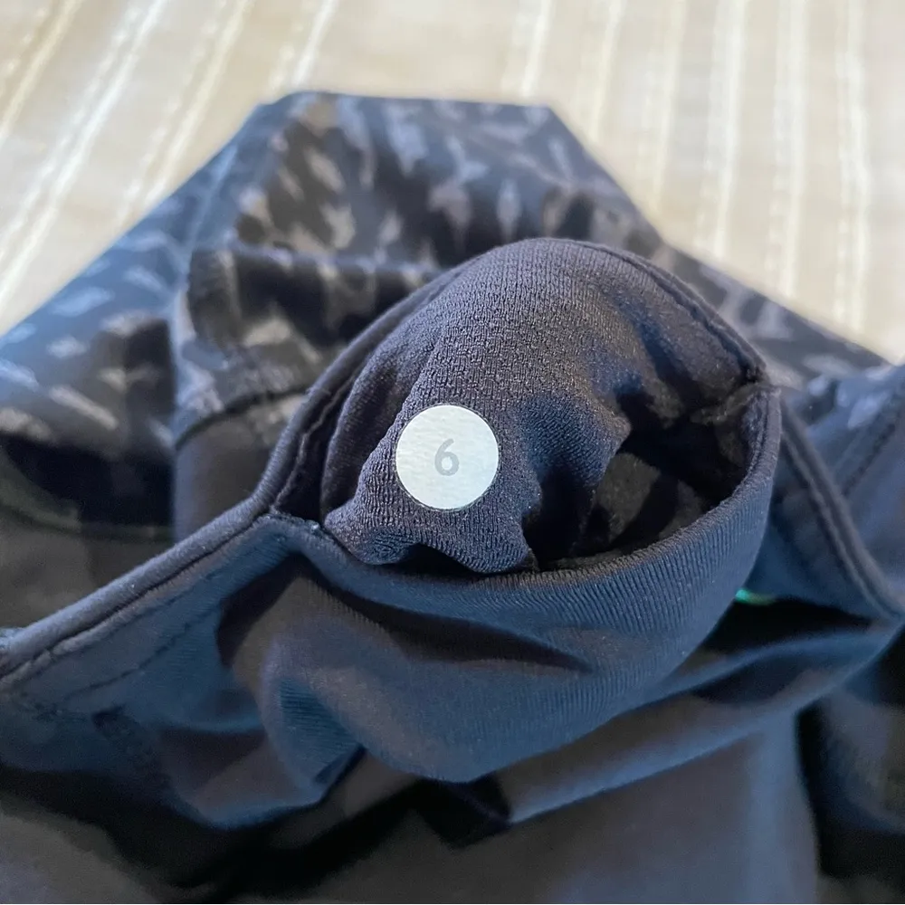 Running In The City Leggings in Heathered Net Pop Black Multi 6 W5J19S - Image 9