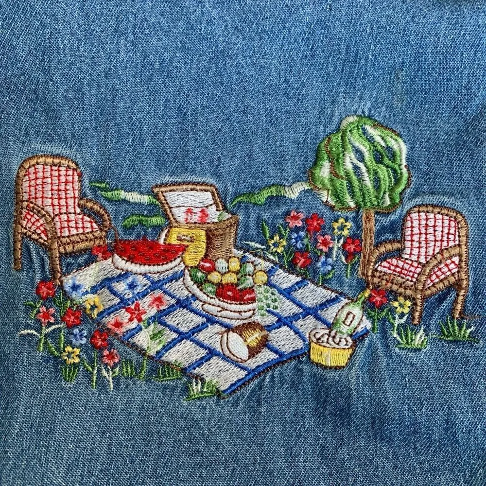 Vintage 90s Embroidered Chambray Denim Short Sleeve Button Up Top Plaid Picnic Blue Size M - Image 9