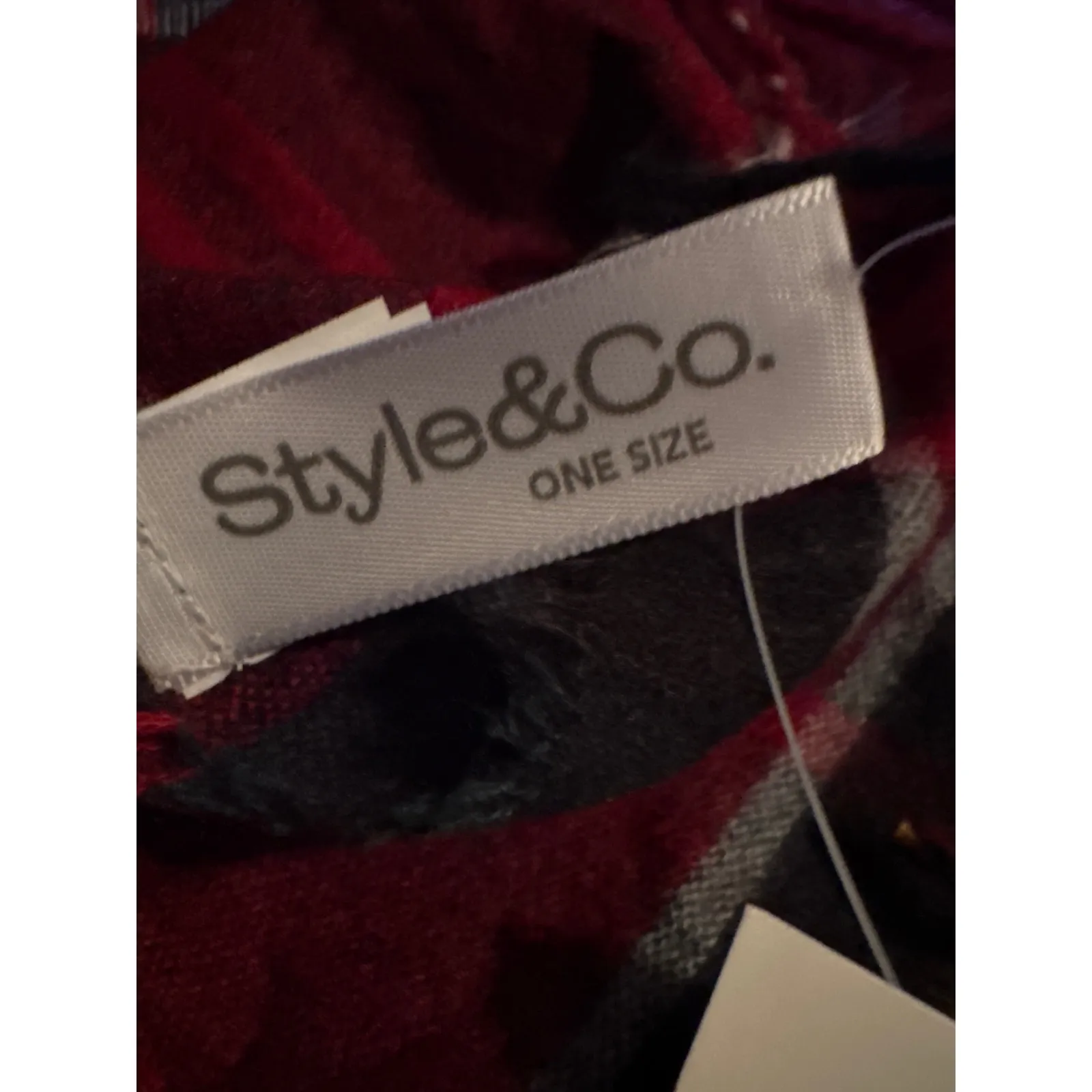 Brand New Style & Co Women's Size OS Red Green Plaid Scarf Wrap Christmas - Image 5