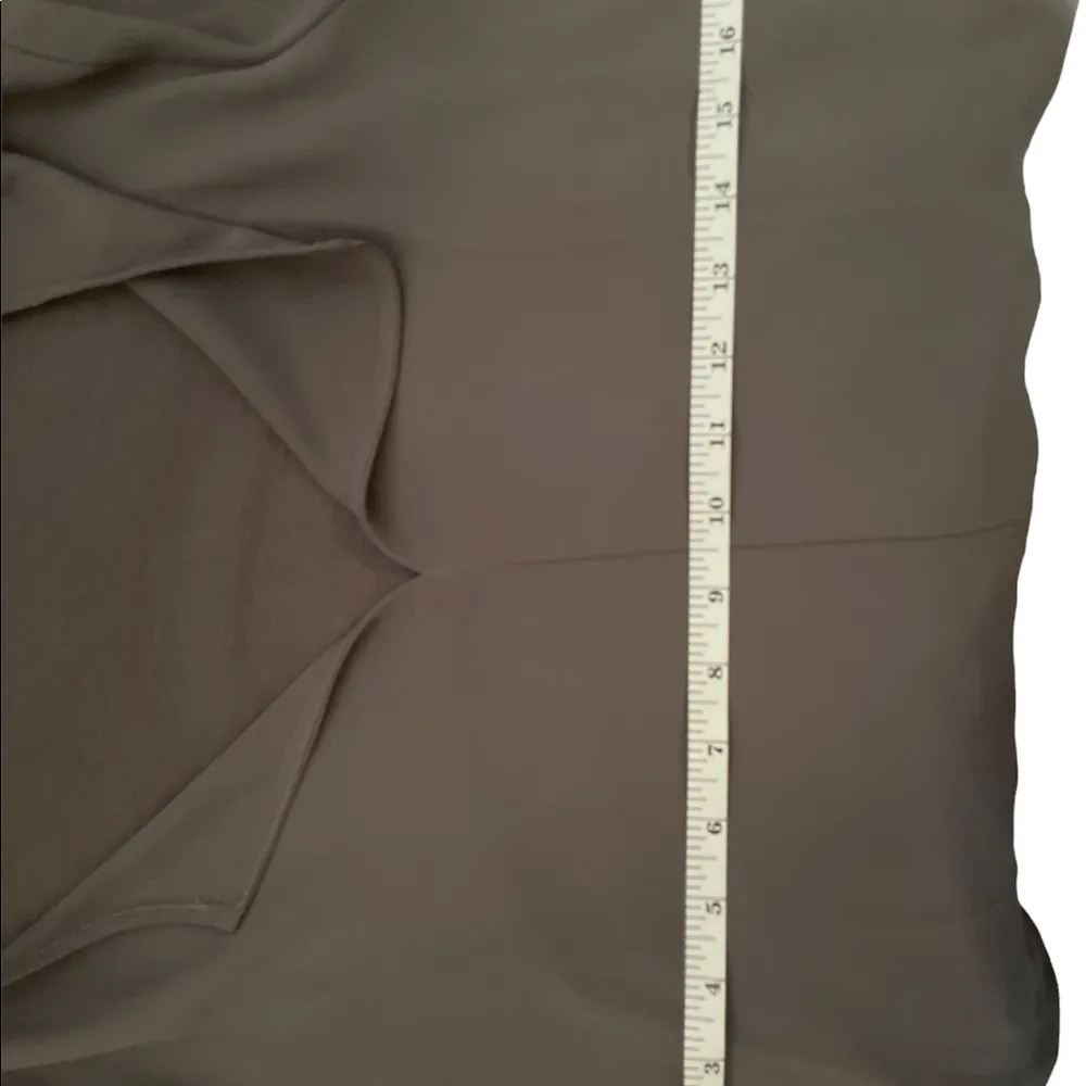 Ann Taylor Gray Long Sleeve V-Neck Pull On Silver Button Sleeve Blouse Size XS - Image 10