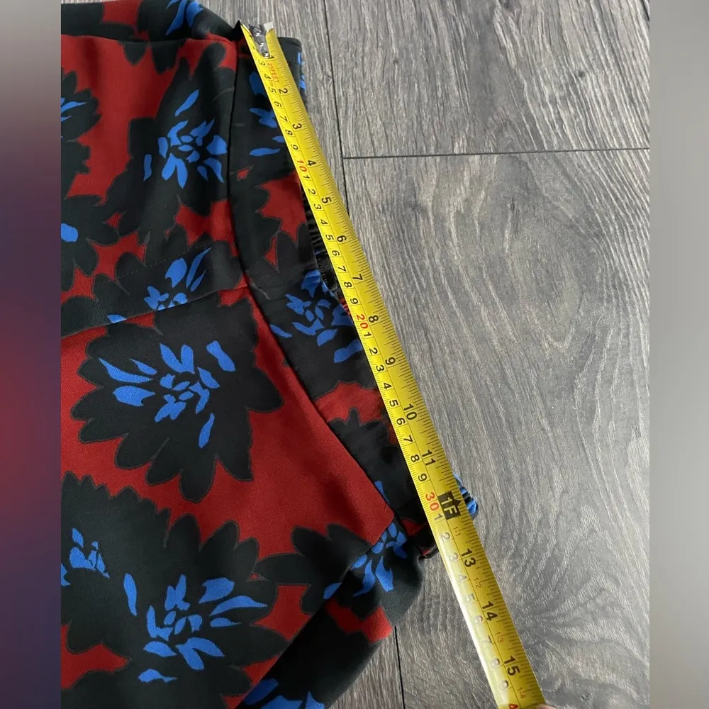 J. Crew Red and Blue Floral Firework Pull-On Cropped Pants - Image 11