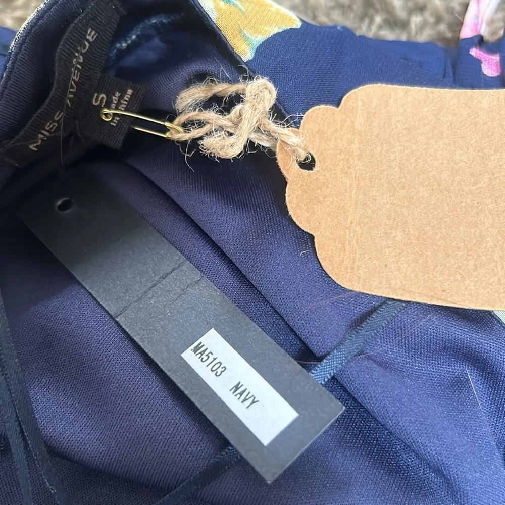 NWT Miss Avenue Blue Floral Chiffon Maxi Size Small - Image 8