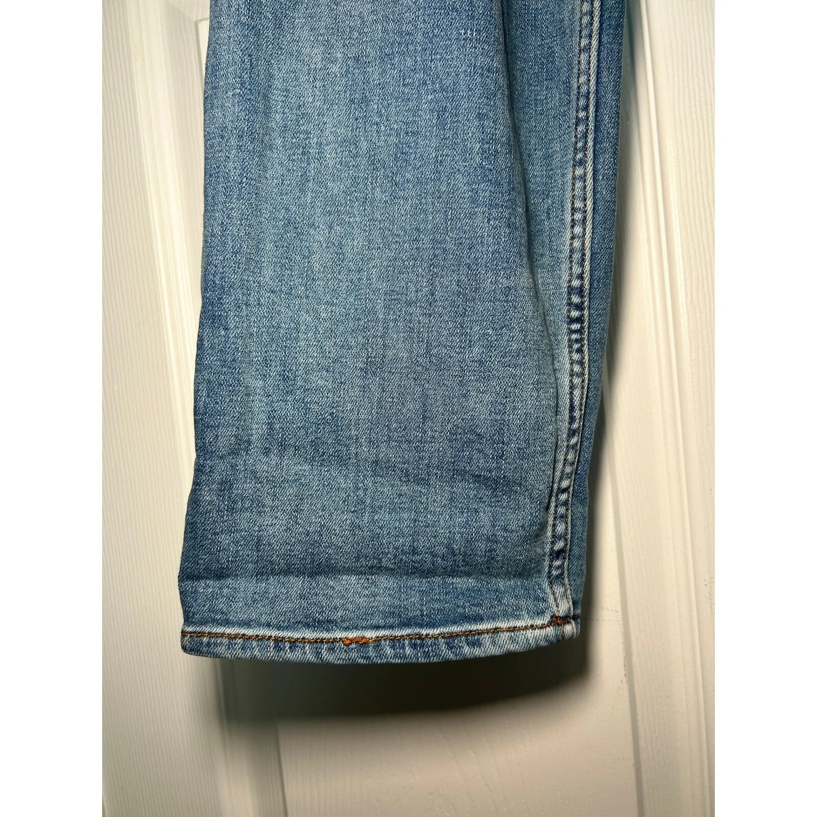 Pilcro Letterpress High-Waist Pleated Trouser Jeans Size 30 Light‎ Indigo Wash - Image 2