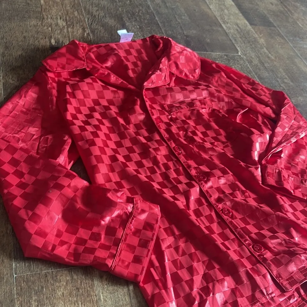 BMG Button Down Silky Red Checkered Pocket Long Sleeve Size M - Image 2