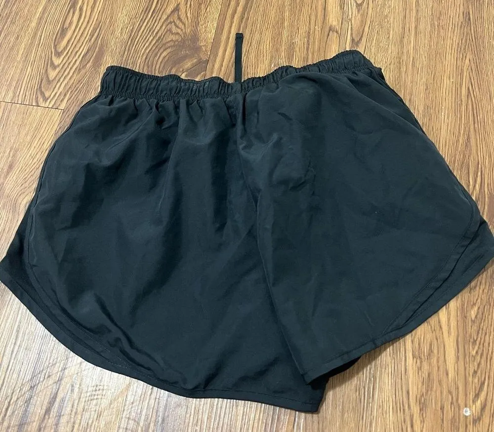 Nike  Black Athletic Shorts Size Small - Image 4