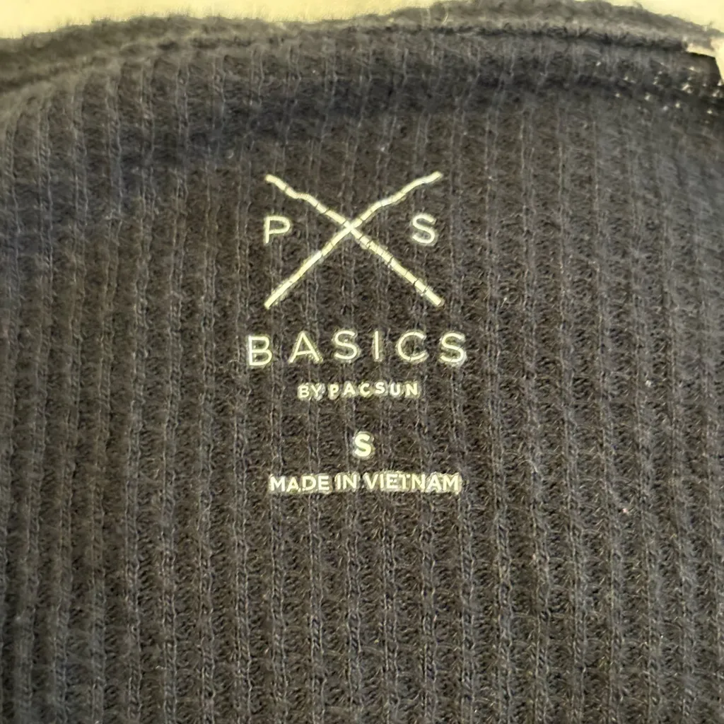 Black Cropped Tank Top - Image 2