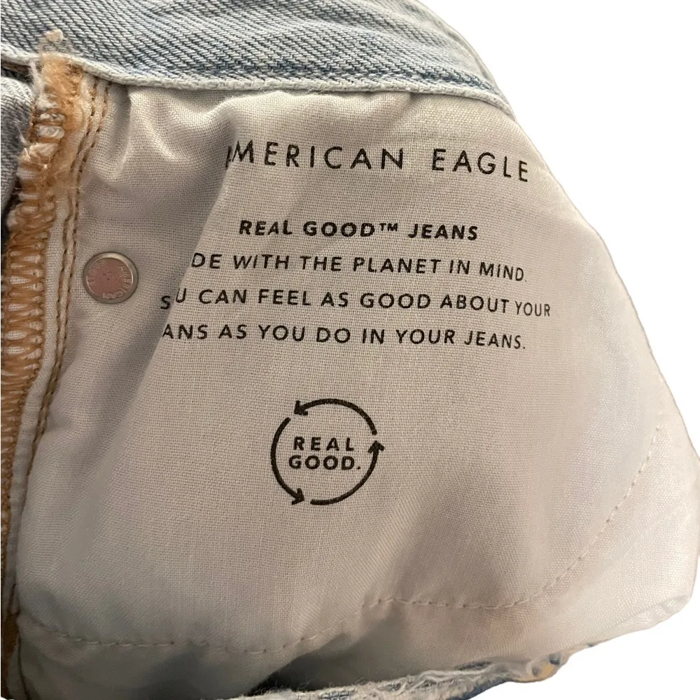 American Eagle Distressed 90s Straight Leg Light Wash Denim Jeans Size 6 - Image 9