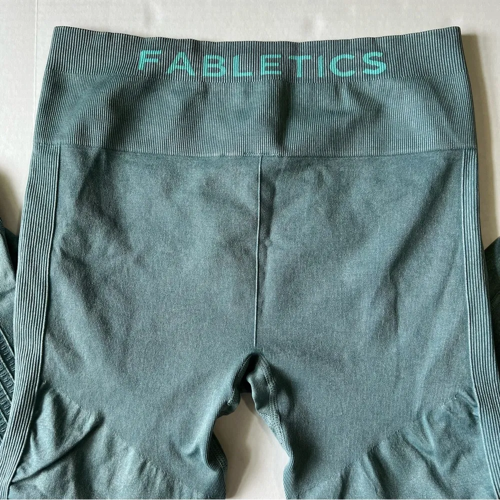 Fabletics Sync Seamless High-Waisted 7/8 Legging large washed Arctic wave green - Image 5