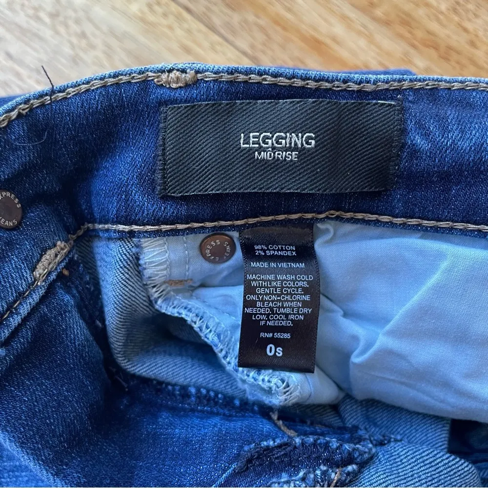 Express Blue Mid Rise Jeggings with Distressing - Image 4