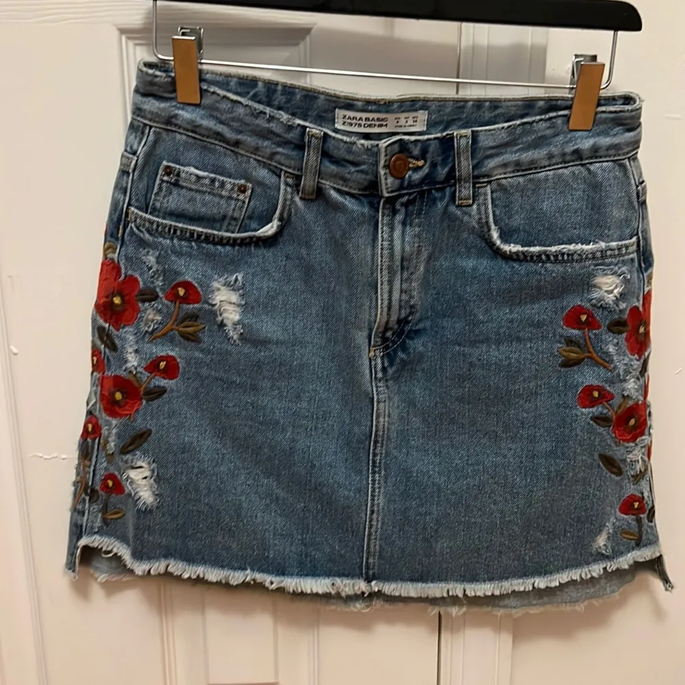 denim mini skirt floral embroidery distressed - Image 2