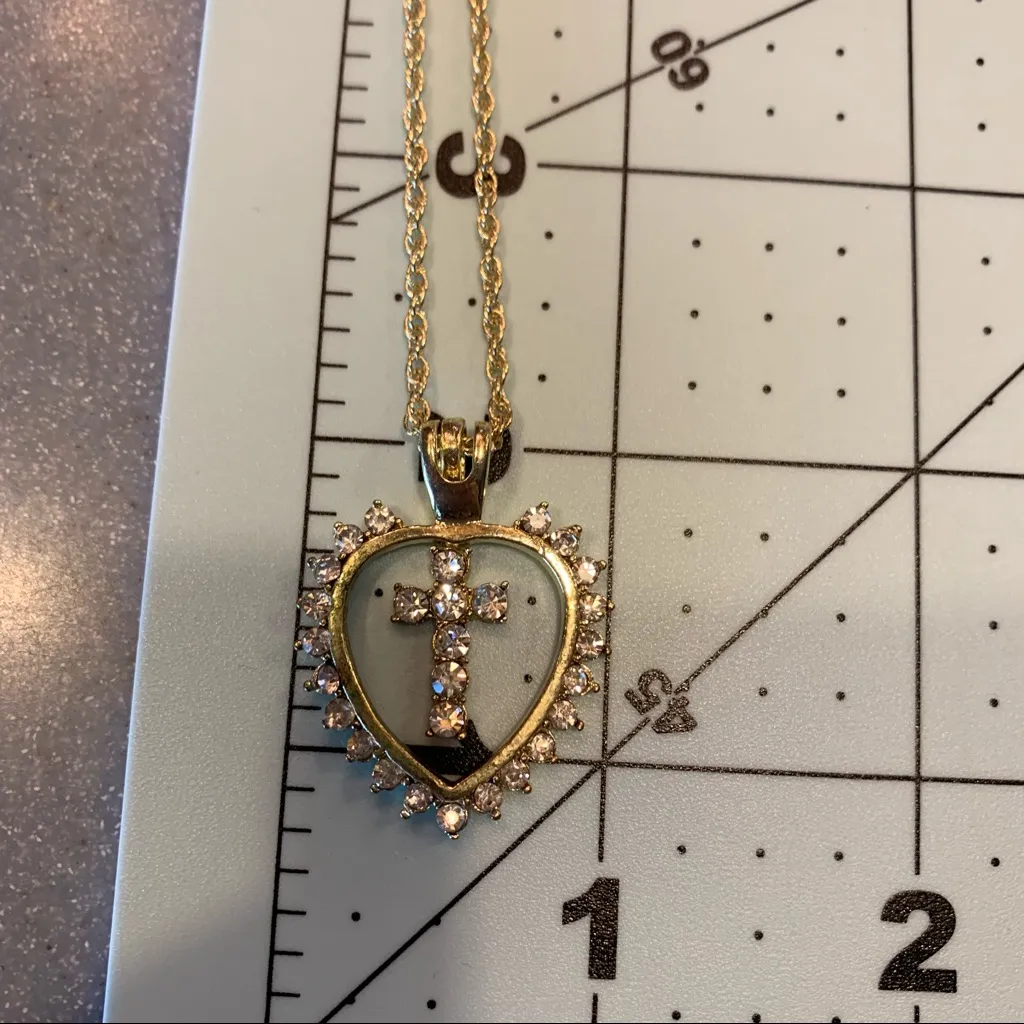Vintage Gold Rhinestone Religious Faith Cross Necklace Heart - Image 7