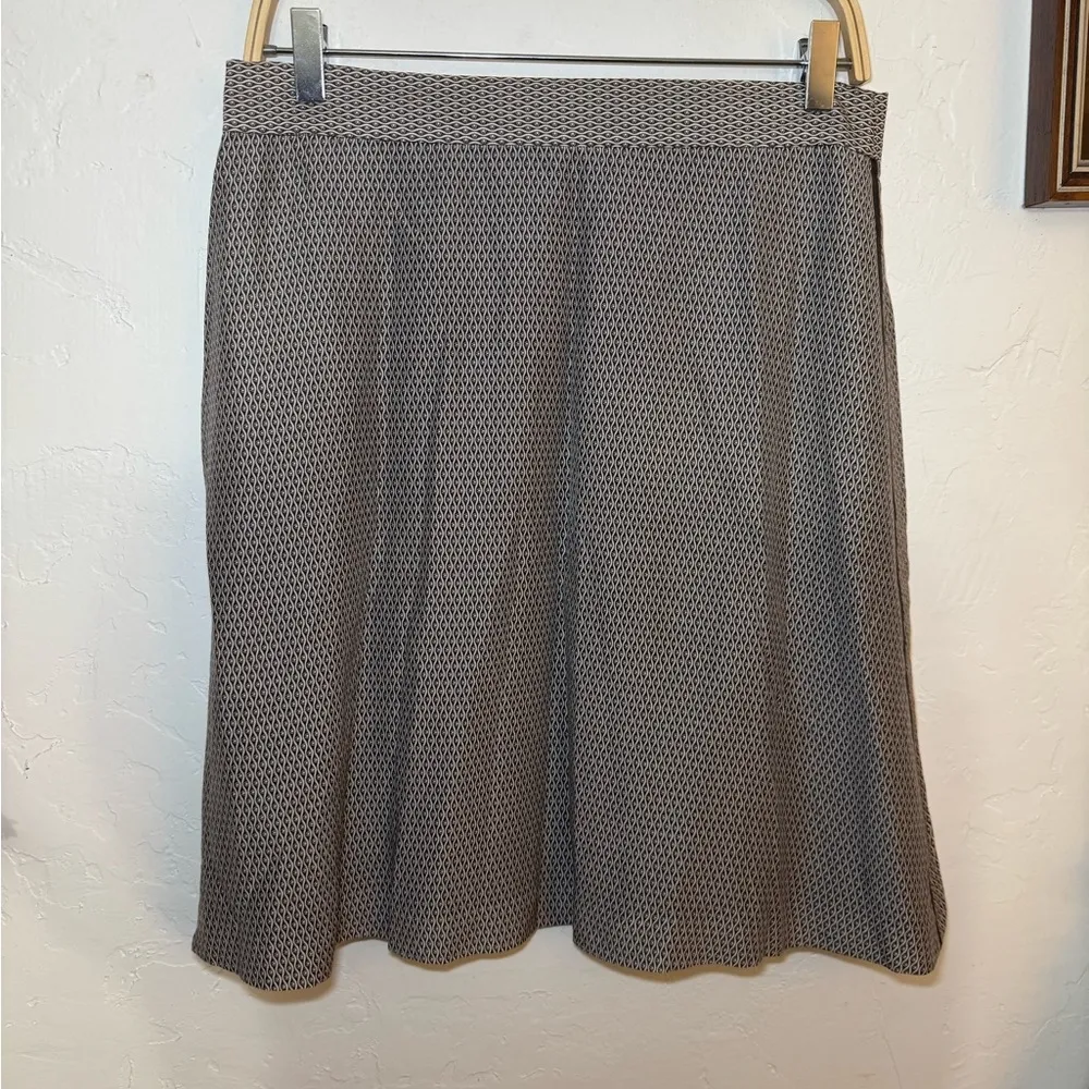 FACONNABLE BROWN WHITE LINED A LINE SKIRT SZ 8 EUC PRACTICALLY NEW - Image 4