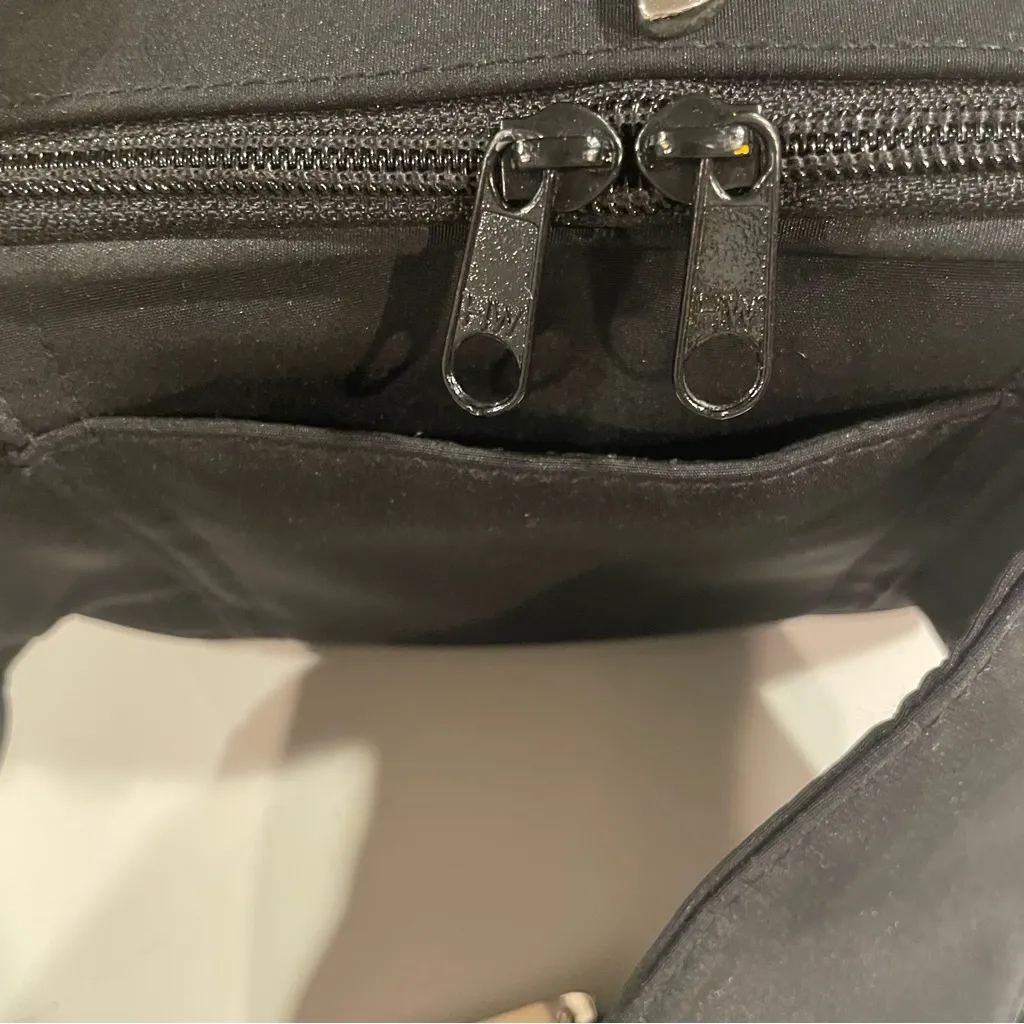 Frankie & Johnnie Black Crossbody Bag Travel Fanny Pack Double Zip Coin Adjust - Image 8