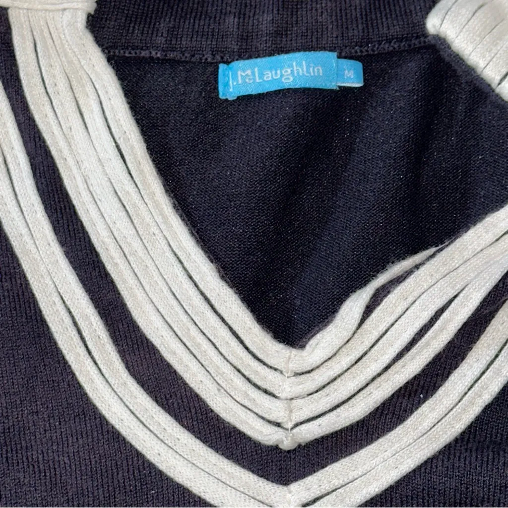 J. McLaughlin Women’s Size M Navy Blue Contrast White V-Neck Split Hem Sweater - Image 4