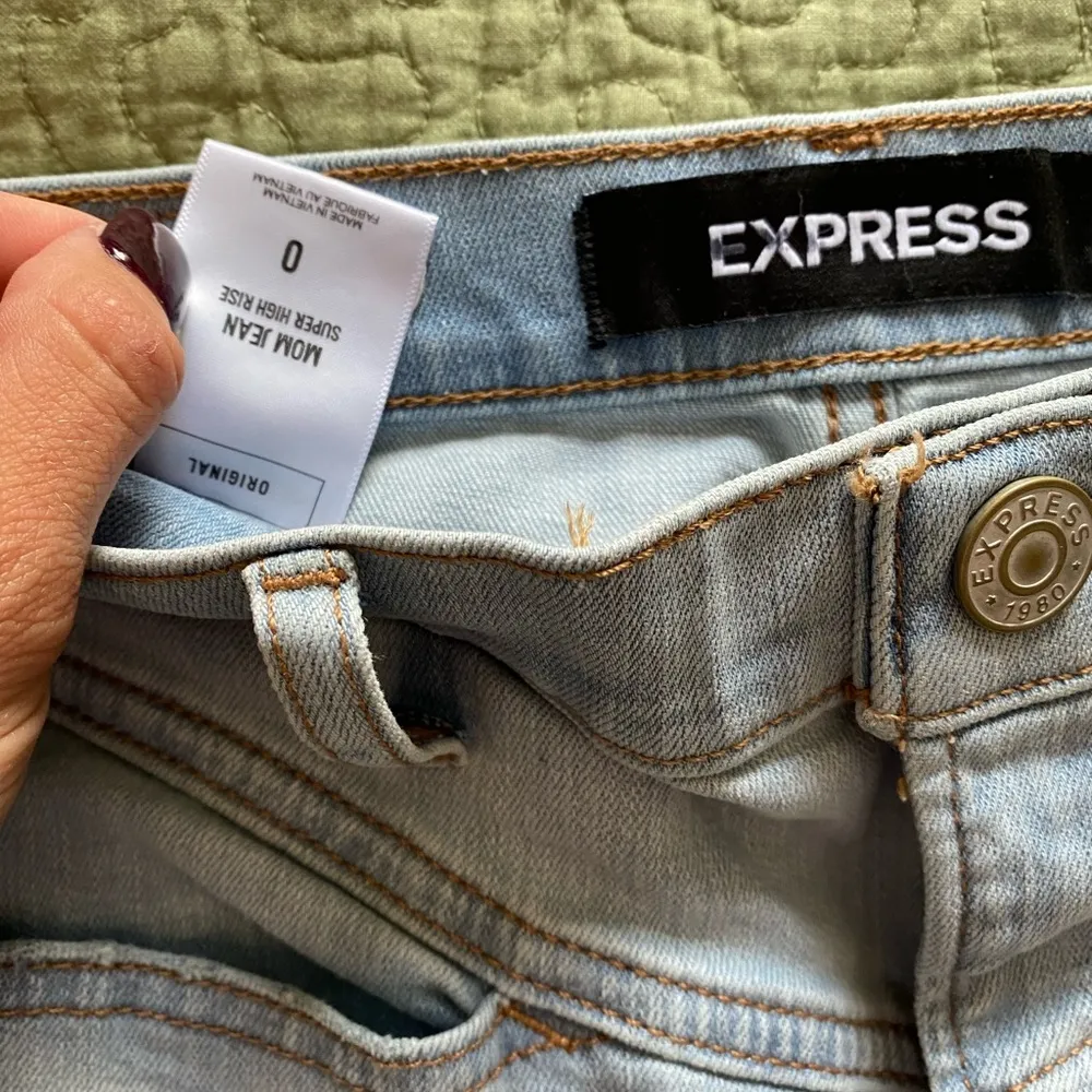 express high rise mom jeans - Image 4