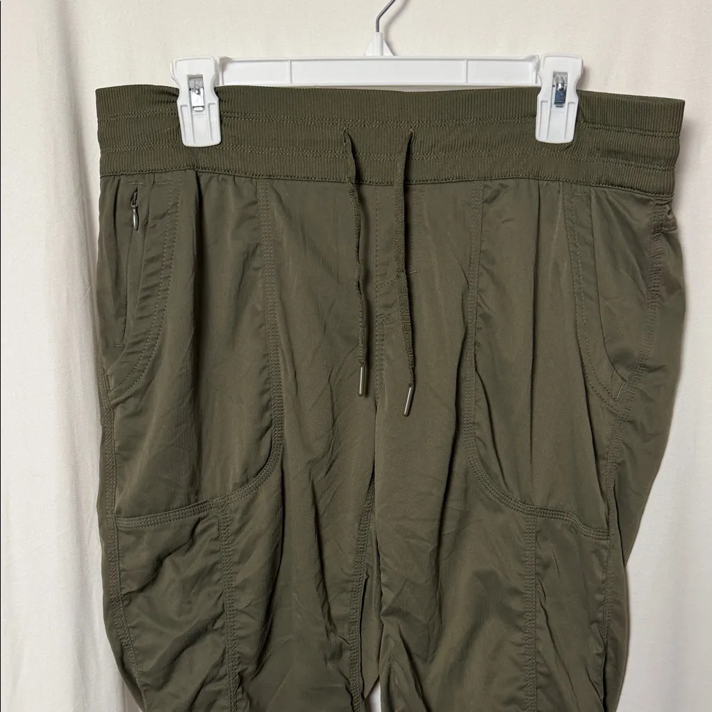 The North Face Aphrodite 2.0 Water Resistant Drawstring Capri Pants Size Large - Image 3