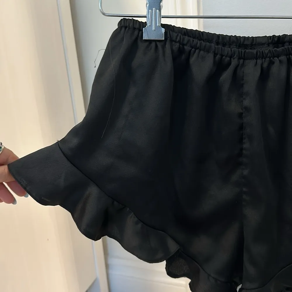 Missguided black satin pjs - Image 8