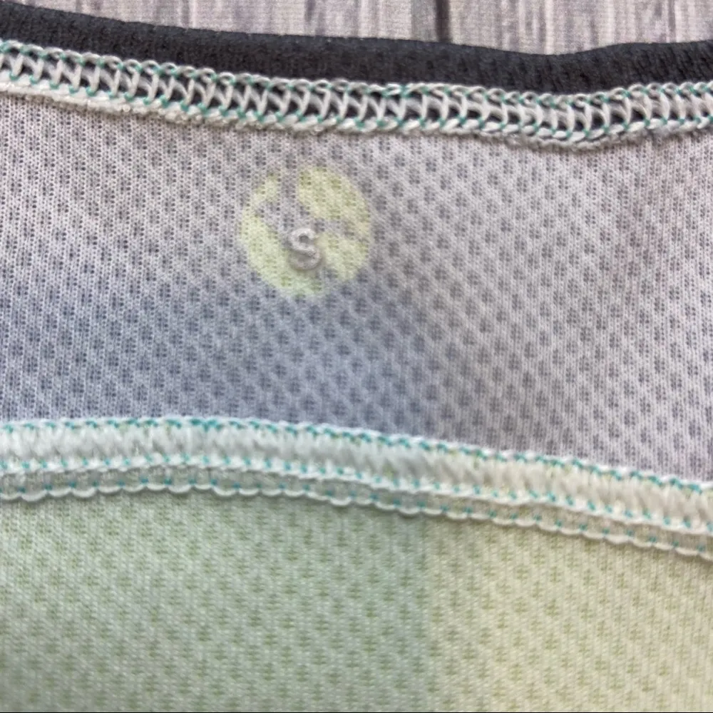 Oiselle Volee Running Training Singlet. Size Small - Image 10