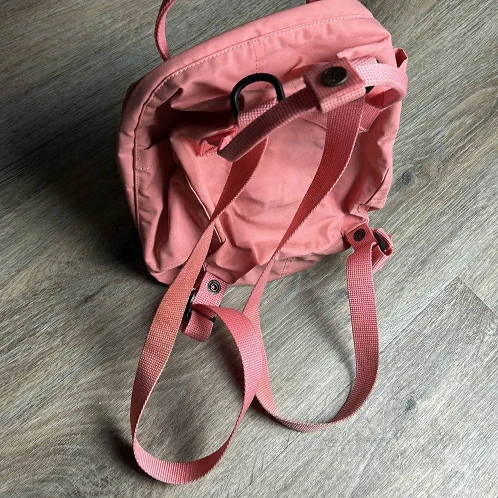 Fjällräven  Kånken Pink Backpack - Image 7