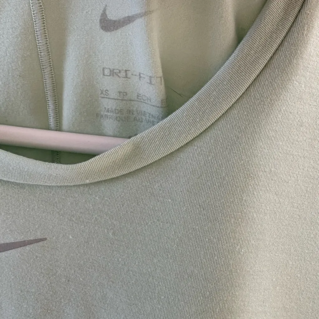 Nike Dri-Fit Mint Green Twist Front Athletic T-Shirt size XS - Image 3